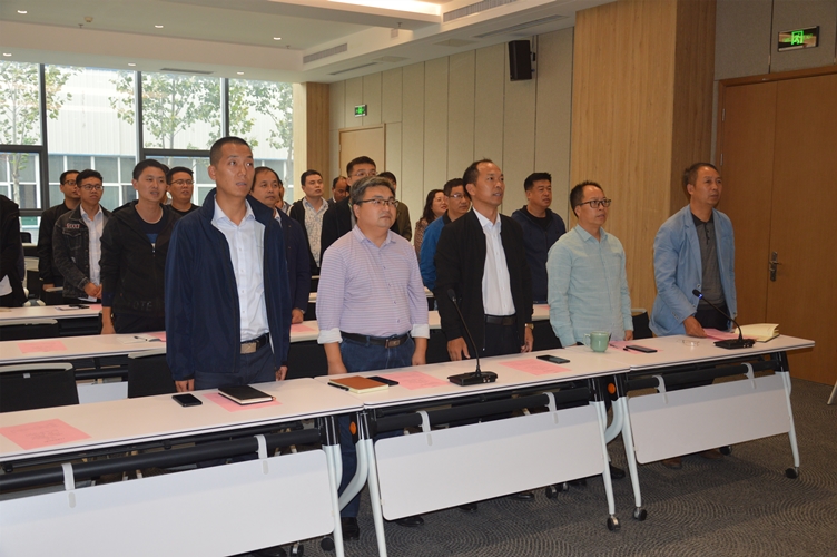 全體起立齊唱國歌_副本.jpg 全體起立齊唱國歌_副本.jpg